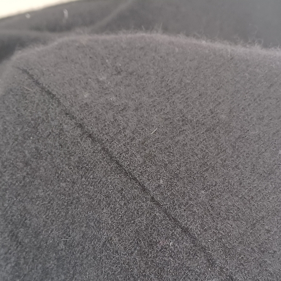 Minimalist Black Old Money 100% Cashmere Long-sleeve Scoop Neck Jumper Sweater - Picture 11 of 11